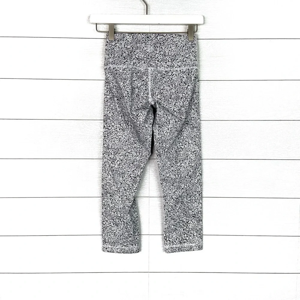 LULULEMON Wunder Under Crop High Rise Legging Ditsy Daisy White Black 4